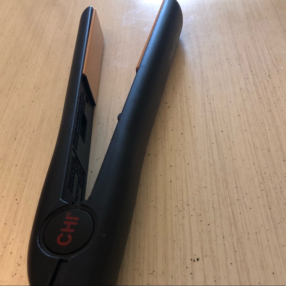 CHI Ceramic Hair Straightener